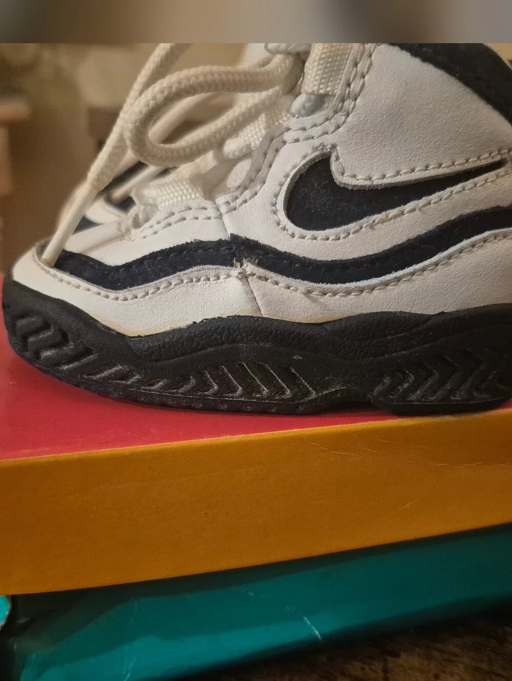 Vintage 1995 Nike Kids White and Navy High-Top Sneakers